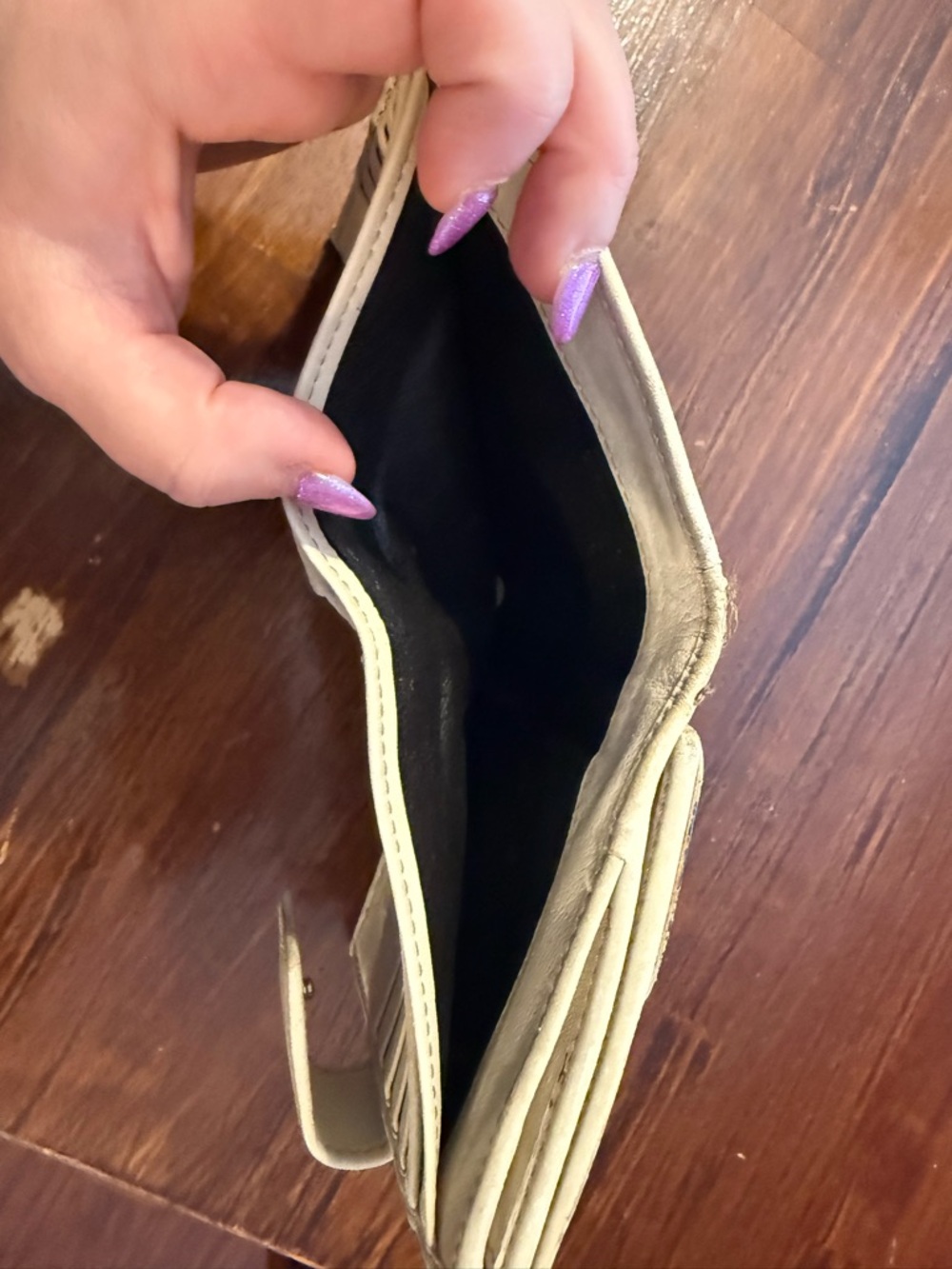 Gucci Monogram GG Marmont Bifold Wallet - Picture 4 of 8